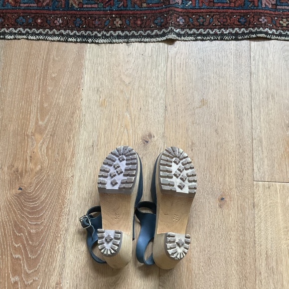 MIA navy blue Abba clog. - Picture 3 of 3